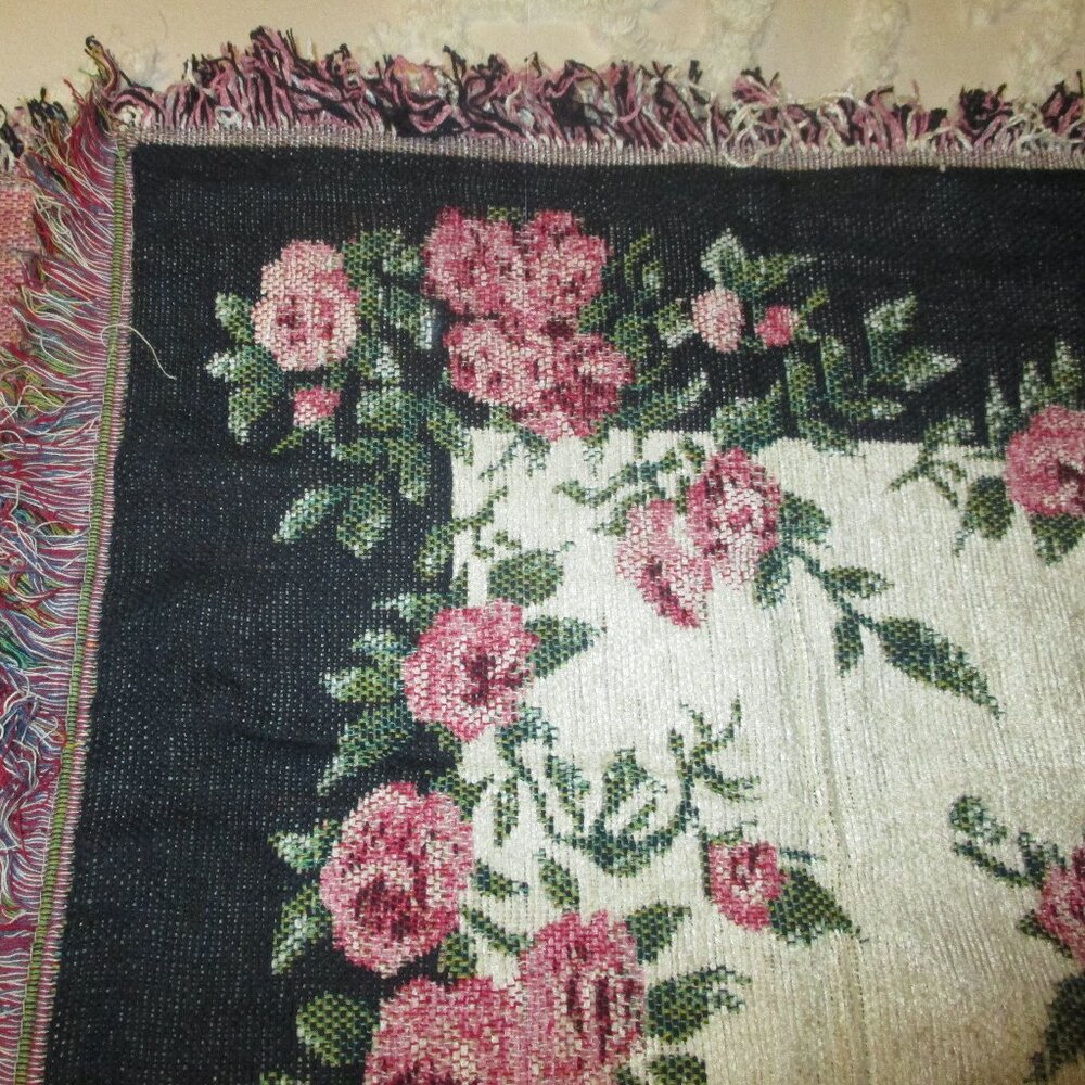 Weaved Rose Throw - Picture 4 of 11